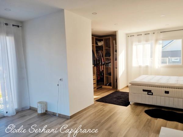 En Exclusivité, Maison contemporaine d'environ 245m2, construction de 2021 Secteur renommé à Meziré