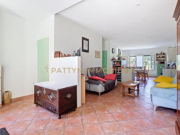 Neuville-sur-Saône (69250) Idéal investisseur – 83 m² – DPE C – Chaudière neuve – 7 min du centre – Neuville-sur-Saône