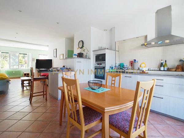 Neuville-sur-Saône (69250) Idéal investisseur – 83 m² – DPE C – Chaudière neuve – 7 min du centre – Neuville-sur-Saône