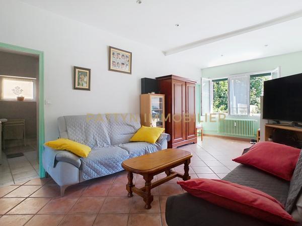 Neuville-sur-Saône (69250) Idéal investisseur – 83 m² – DPE C – Chaudière neuve – 7 min du centre – Neuville-sur-Saône