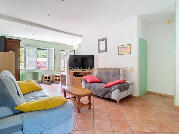 Neuville-sur-Saône (69250) Idéal investisseur – 83 m² – DPE C – Chaudière neuve – 7 min du centre – Neuville-sur-Saône