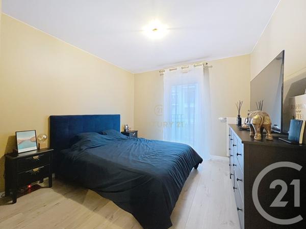 Appartement F4 à vendre  4 pièces - 83 m2 NOISY LE GRAND - 93