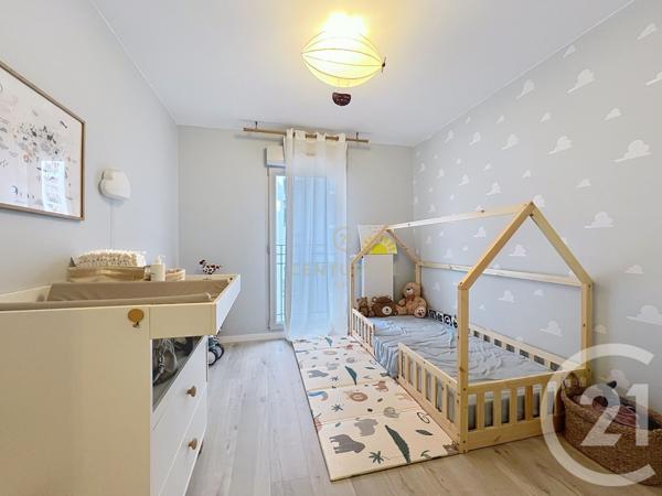 Appartement F4 à vendre  4 pièces - 83 m2 NOISY LE GRAND - 93