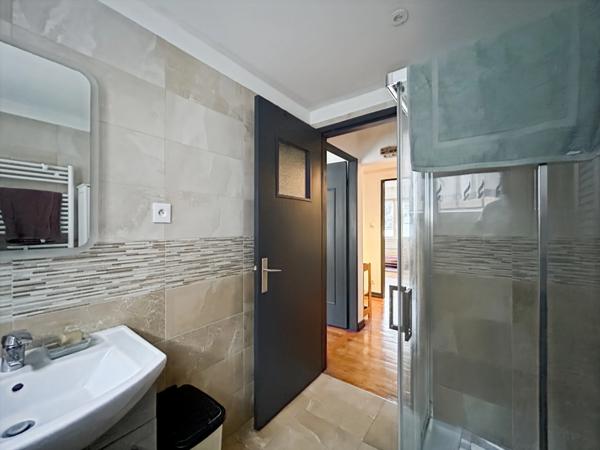 67100 STRASBOURG NEUDORF – 3/4 PIÈCES – PETITE COPROPRIÉTÉ – TRAVERSANT – LUMINEUX – GARAGE – CAVE – BUANDERIE – COUR COMMUNE