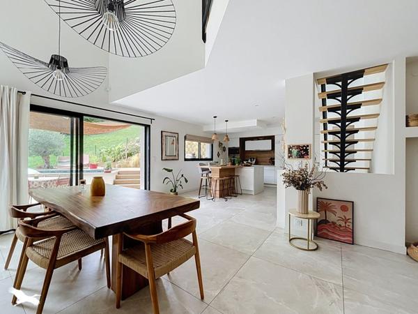 Maison 756 000 € Bayonne 5 p 128 m² DPE B