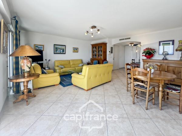 Appartement à vendre 4 pièces HYERES (83), Costebelle, Parc de la Luquette, Dernier étage, vue Mer. DOUBLE GARAGE.
