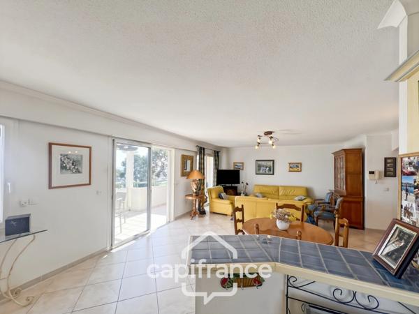 Appartement à vendre 4 pièces HYERES (83), Costebelle, Parc de la Luquette, Dernier étage, vue Mer. DOUBLE GARAGE.