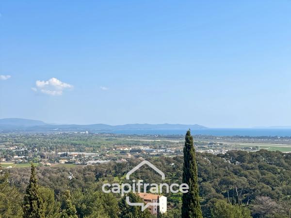 Appartement à vendre 4 pièces HYERES (83), Costebelle, Parc de la Luquette, Dernier étage, vue Mer. DOUBLE GARAGE.