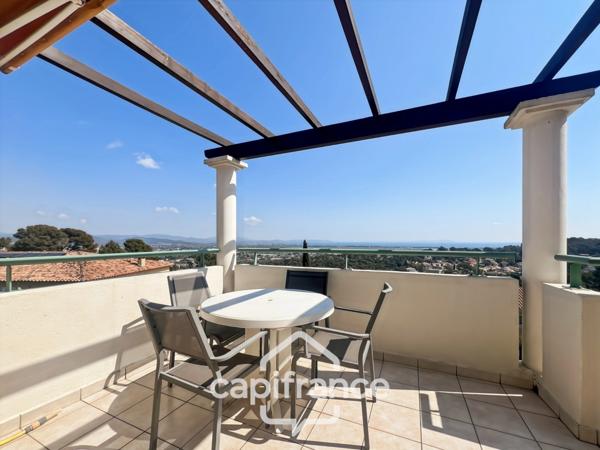 Appartement à vendre 4 pièces HYERES (83), Costebelle, Parc de la Luquette, Dernier étage, vue Mer. DOUBLE GARAGE.