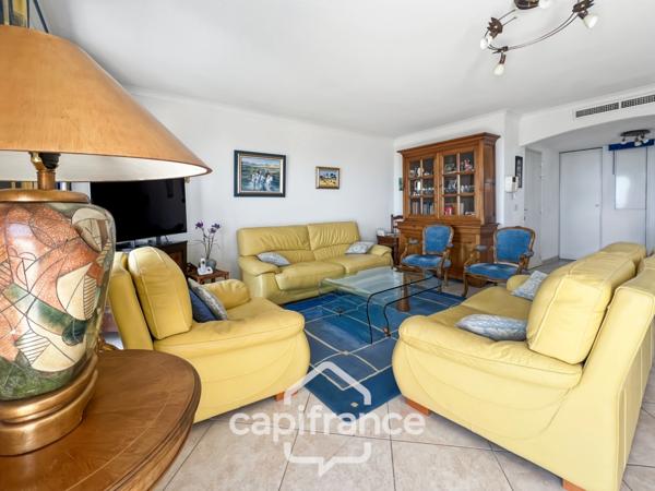 Appartement à vendre 4 pièces HYERES (83), Costebelle, Parc de la Luquette, Dernier étage, vue Mer. DOUBLE GARAGE.
