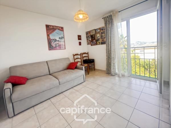 Appartement à vendre 4 pièces HYERES (83), Costebelle, Parc de la Luquette, Dernier étage, vue Mer. DOUBLE GARAGE.