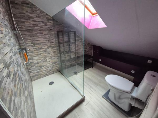 Charmant duplex avec 2 garages et terrasse couverte !