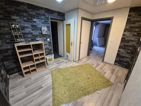 Charmant duplex avec 2 garages et terrasse couverte !