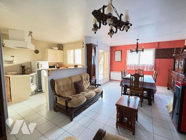 Maison à Vendre à Castanet-Tolosan (31320) en Haute-Garonne (31)

Au centre de Castanet-Tolos...