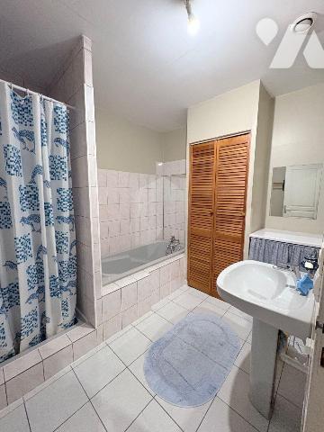 Maison à Vendre à Castanet-Tolosan (31320) en Haute-Garonne (31)

Au centre de Castanet-Tolos...