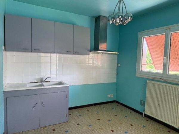 Maison individuelle sur sous-sol avec jardin clôt