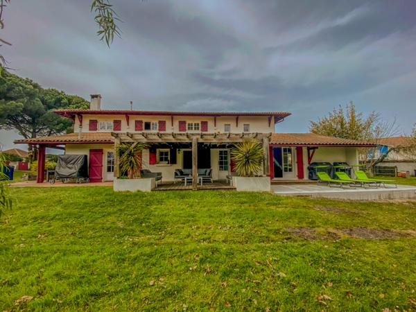 Sanguinet (40460) Magnifique propriété rénovée proche du lac