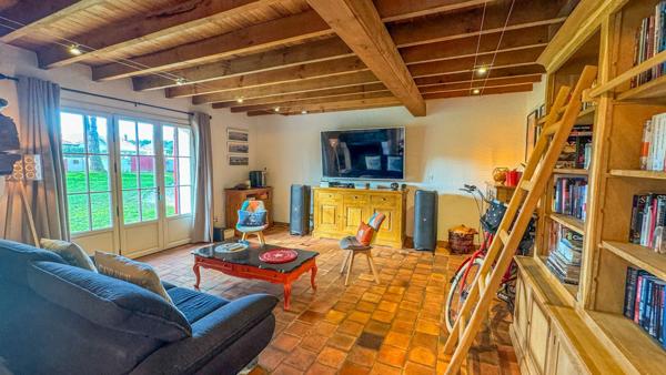 Sanguinet (40460) Magnifique propriété rénovée proche du lac