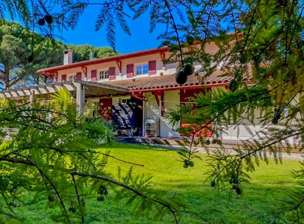 Sanguinet (40460) Magnifique propriété rénovée proche du lac