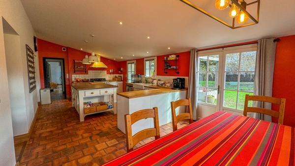 Sanguinet (40460) Magnifique propriété rénovée proche du lac