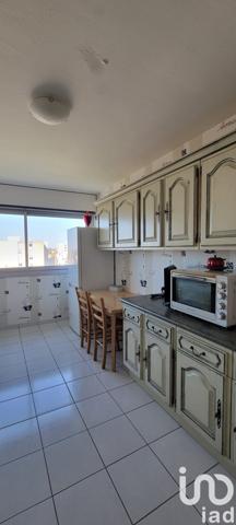 Appartement 4 pièces de 82 m² à Moulins (03000)