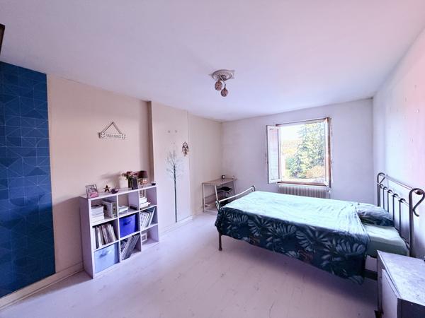 Saint-Étienne (42100) MAISON AVEC TERRASSE ET DEPENDANCE