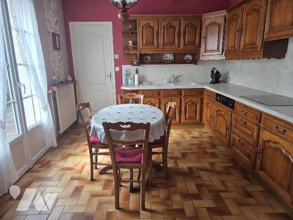 CEAUCE- Jolie maison avec belle parcelle de terrain et dépendance.

Maison d'habitation compr...