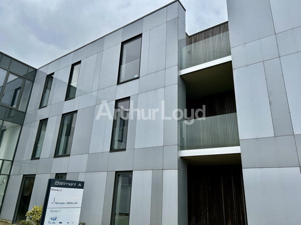 Bureaux à louer à Lesquin avec parking privatif et accès immédiat autoroute