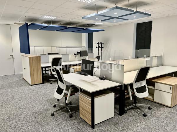 Bureaux à louer à Lesquin avec parking privatif et accès immédiat autoroute