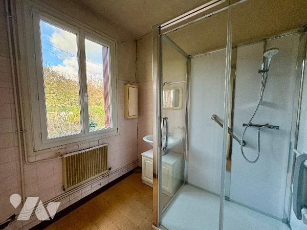 MAISON A RENOVER DANS UN JOLI CADRE