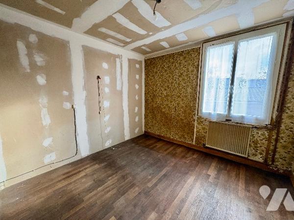 MAISON A RENOVER DANS UN JOLI CADRE