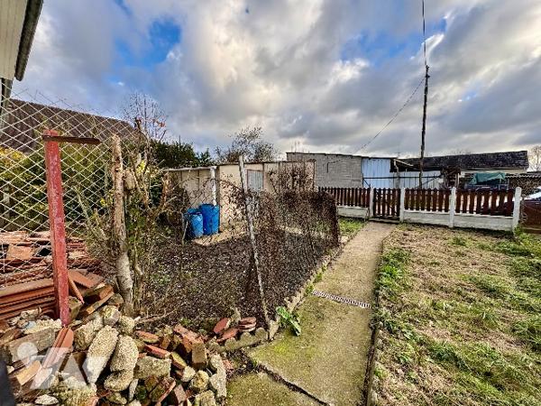 MAISON A RENOVER DANS UN JOLI CADRE