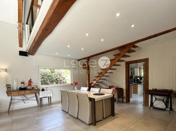 Maison 7 pièce(s) 4 chambre(s) 252 m²