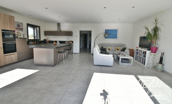 Belle villa plain-pied à Villeneuve, proche de Cers