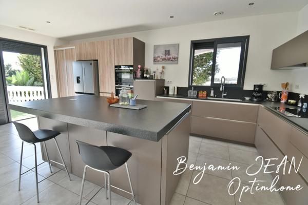 Belle villa plain-pied à Villeneuve, proche de Cers