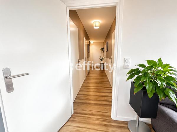 Appartement
         3 pièces
        - 63 m² Exclusivité 195 000 € *
