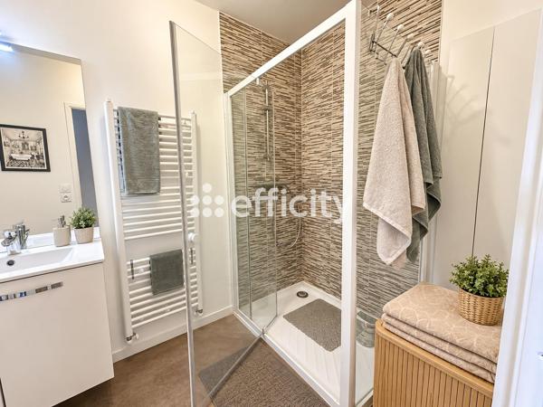 Appartement
         3 pièces
        - 63 m² Exclusivité 195 000 € *
