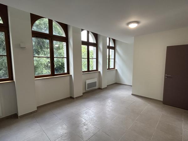 CARCASSONNE - T2 - APT NEUF - PLACE STATIONNEMENT PRIVATIVE