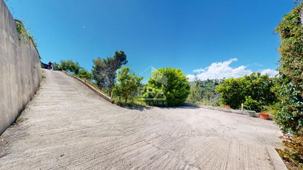 NICE - OUEST / LA COSTIÈRE : TERRAIN CONSTRUCTIBLE DE 2282M²
