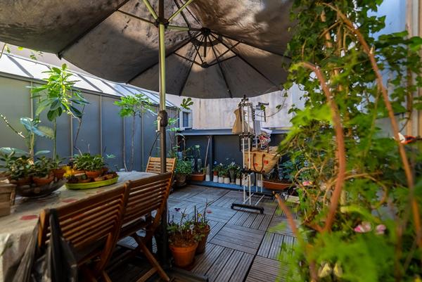CARCASSONNE – PROCHE GAMBETTA Superbe immeuble rénové avec cour (7 appart. 2 com.) sans copropriété