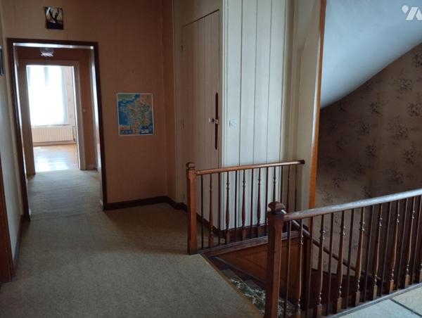 Nous vous proposons ce bien de qualité situé à CRECY SUR SERRE, centre bourg, offrant de beaux ...