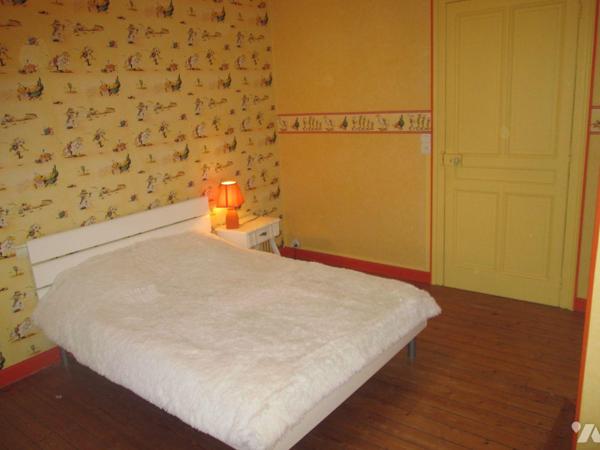 Nous vous proposons ce bien de qualité situé à CRECY SUR SERRE, centre bourg, offrant de beaux ...