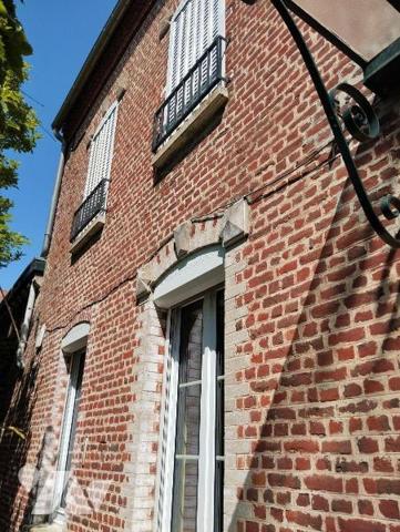 Nous vous proposons ce bien de qualité situé à CRECY SUR SERRE, centre bourg, offrant de beaux ...