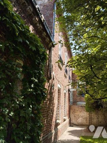 Nous vous proposons ce bien de qualité situé à CRECY SUR SERRE, centre bourg, offrant de beaux ...