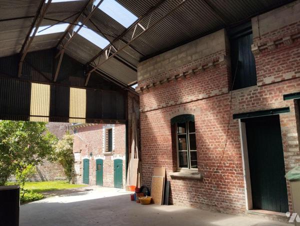 Nous vous proposons ce bien de qualité situé à CRECY SUR SERRE, centre bourg, offrant de beaux ...