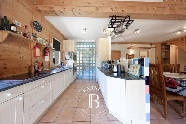Morzine, Chalet 9 Chambres -  240 m² à vendre