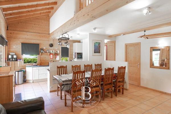 Morzine, Chalet 9 Chambres -  240 m² à vendre