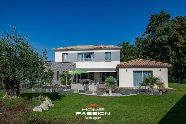 LES MATHES  MAISON CONTEMPORAINE DANS RÉSIDENCE PRIVÉE INTIMISTE