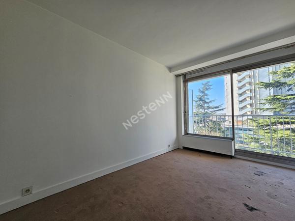 Puteaux : Résidence Bellerive, Appartement de 2 pièces de 51m² avec balcon, cave et parking