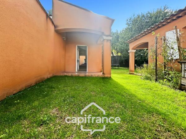 À Alleins, maison individuelle et familiale, de 165 m2, 5 chambres, où règnent calme et douceur de vivre, terrain de 945m2, piscine et dépendances